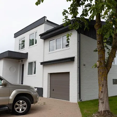 Villa Suve Puhkemaja à Kuressaare Extérieur photo