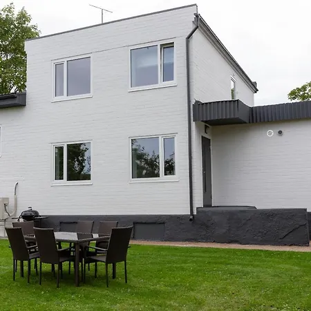 Villa Suve Puhkemaja à Kuressaare Extérieur photo